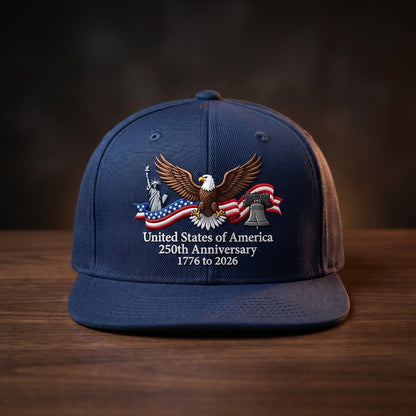 Frontansicht der Deep Navy 250th Anniversary Patriot Cap mit Bald-Eagle-Stickerei