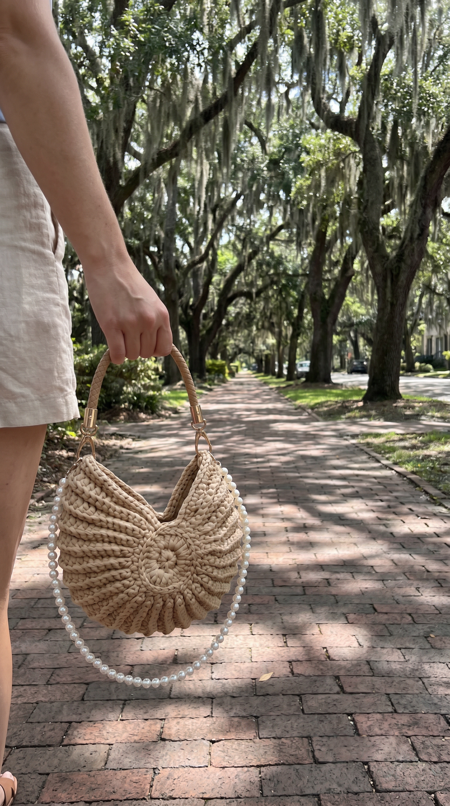 Customer photo of the shell handbag at the airport